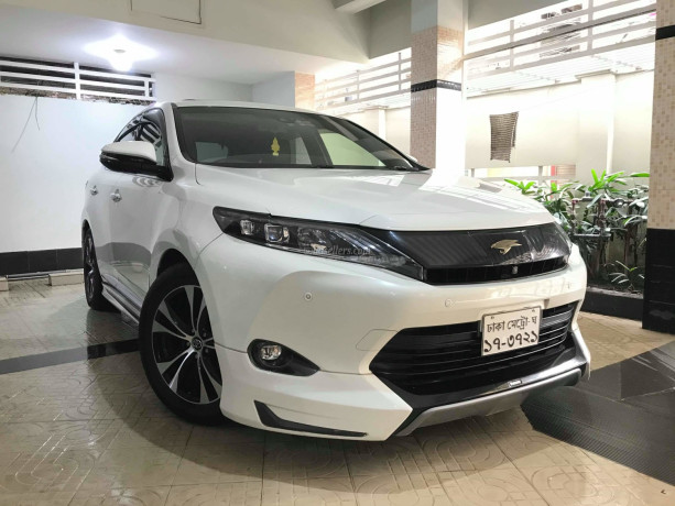 toyota-harrier-adv-primeum-big-0