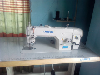 JUKI-1 sewing machine