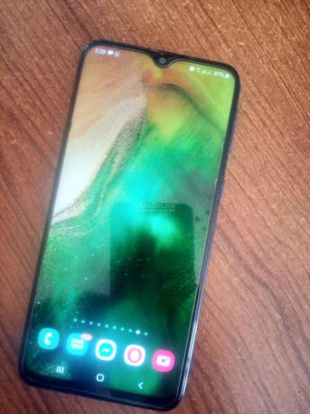 samsung-galaxy-m20-big-0