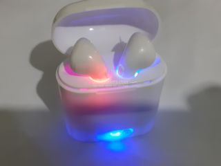 i7s-earbuds-for-ios-android-devices