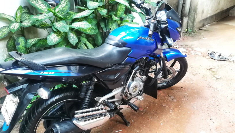 bajaj-pulsar-150-big-3