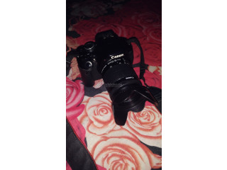 Canon 600D with kit lence