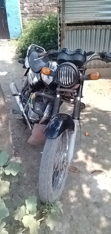 bajaj-ct-100-motorcycle-big-1