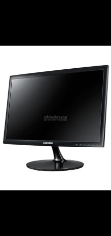 19-energy-efficient-led-monitor-s19c150f-with-mega-dcr-big-1