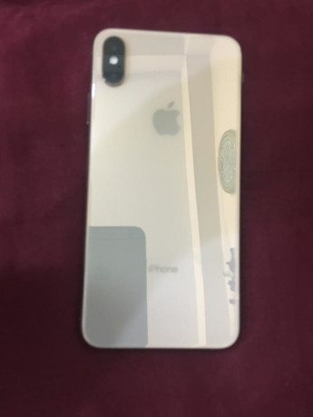 iphone-xs-max-big-0