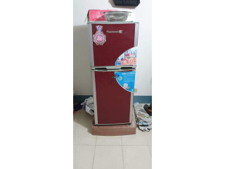 Kelvinator refrigerator 100% functioning ready to sell