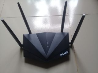 i-have-a-router-with-awesome-features-now-i-want-to-sell-it-whoever-wants-it-contact-with-me