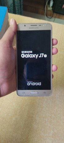 samsung-galaxy-j7-2016-big-3