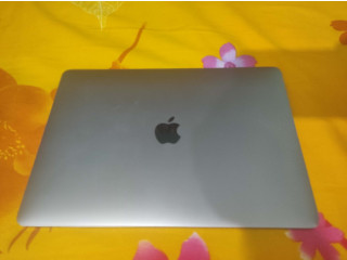 MacBook pro 13", 2016, from dubai