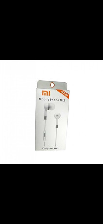 mi-earphones-original-big-1