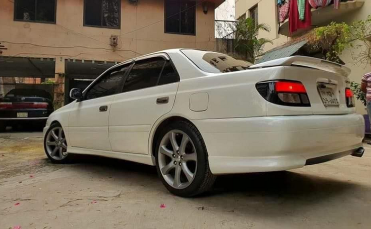 toyota-carina-ti-2001-big-0