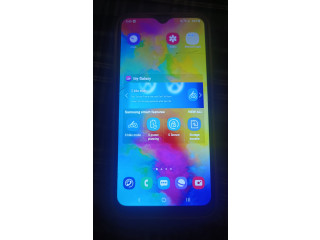 Samsung M20