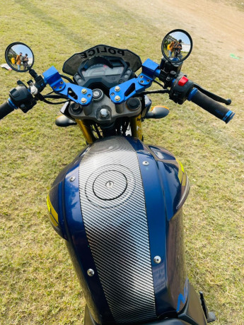 yamaha-fzs-v1-big-0