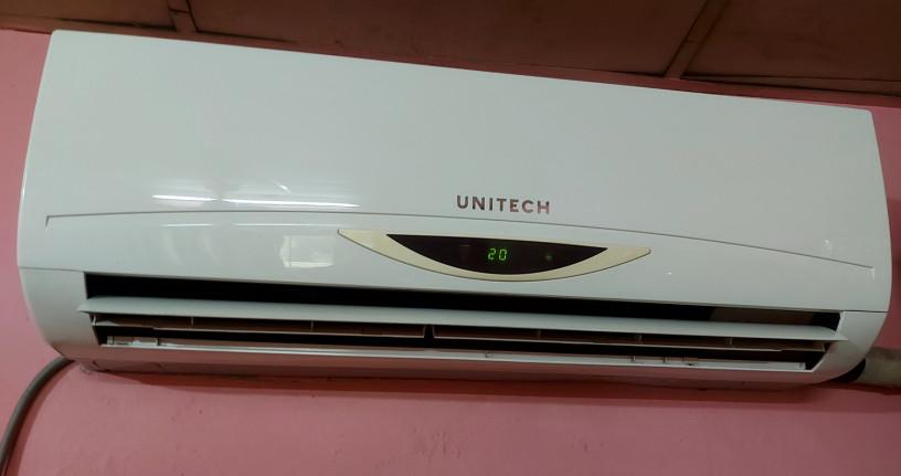 unitech-wall-type-air-conditioner-fwu-12-big-0