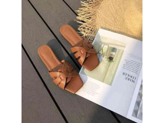 Flat sandals