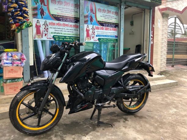 tvs-apache-4v-x-connect-big-1