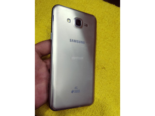 Samsung J7